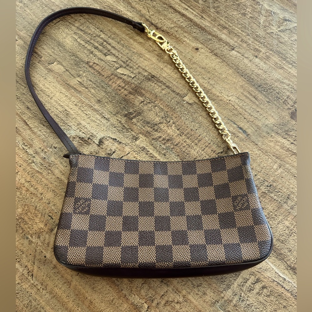 Louis Vuitton Damier Ebene Navona Pochette Accessoires